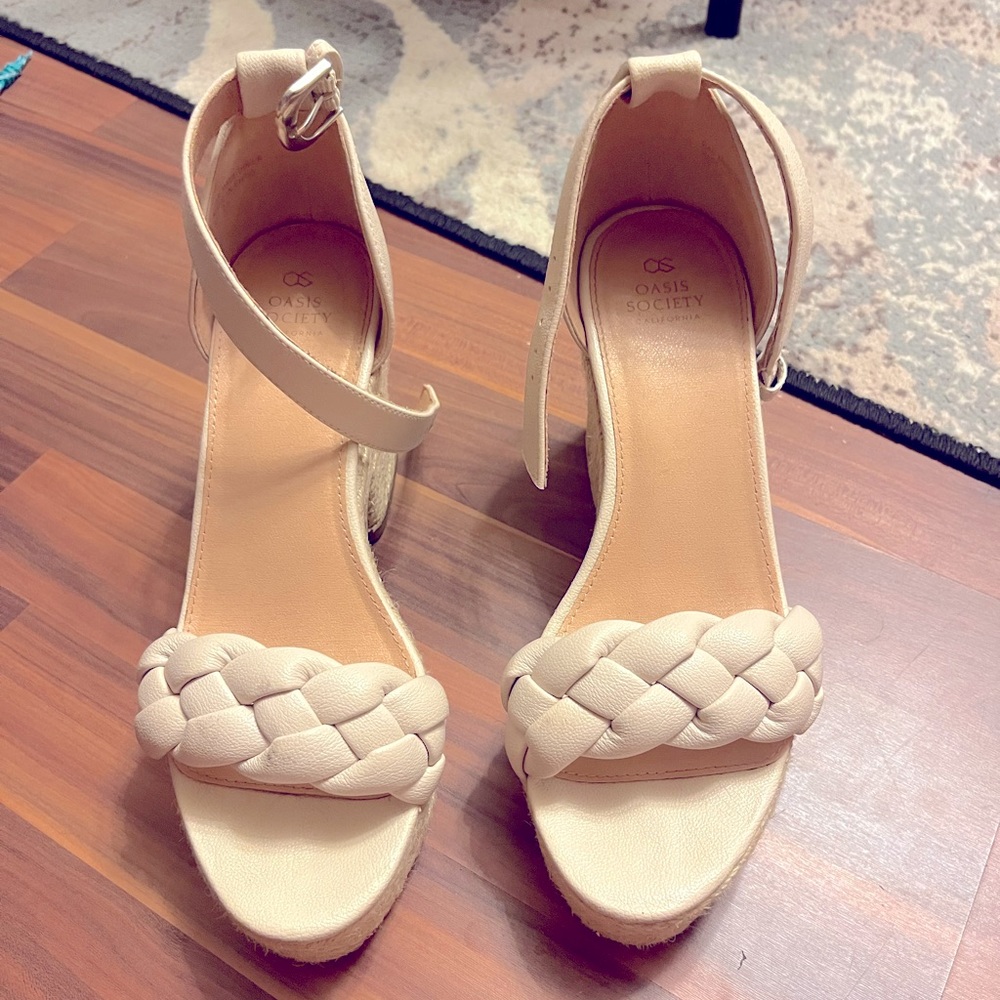 White Wedges
